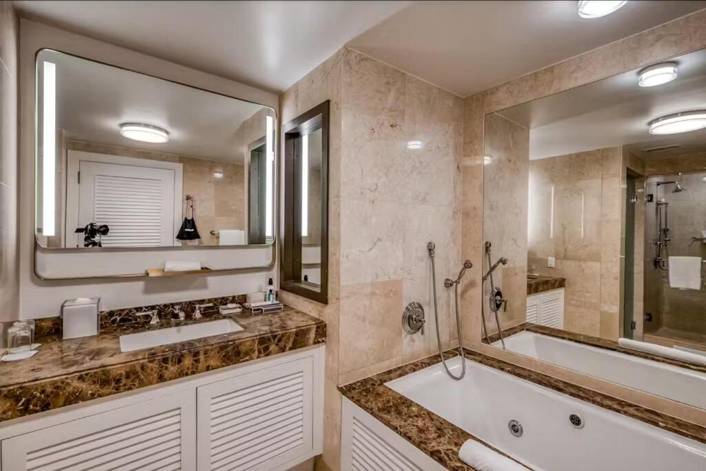 Apartment Beachfront Ritz-carlton Luxury 1br *